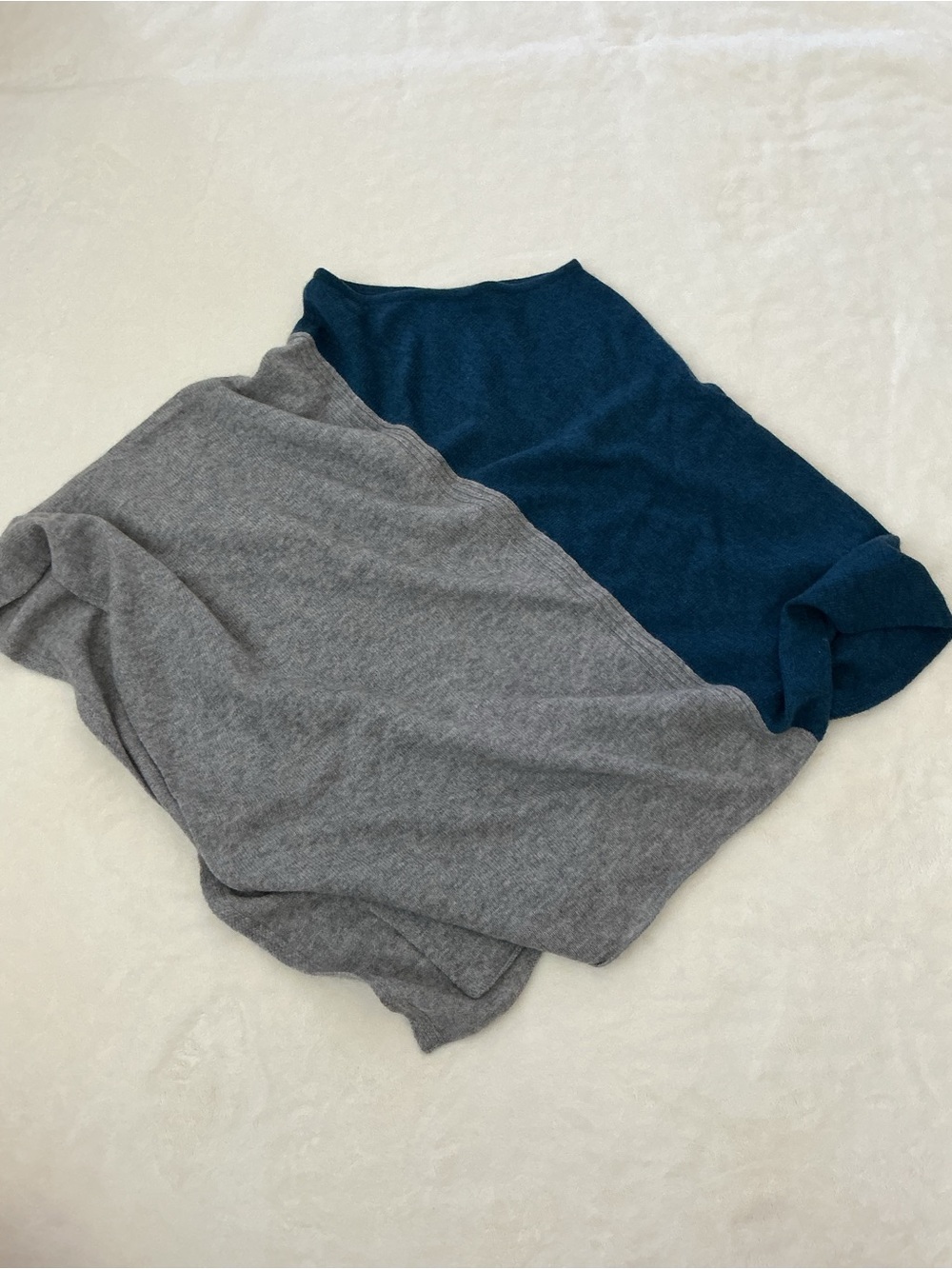 Celeste 90%Wool 10% Cashmere Colorblock Dolman Sweater GrayBlue One Size  Poncho